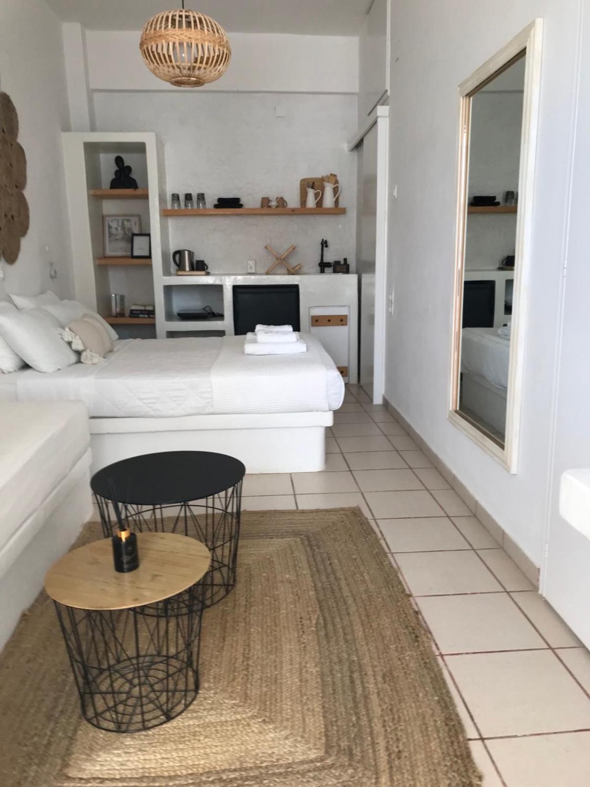 Morpheus Rooms Kini Exterior photo