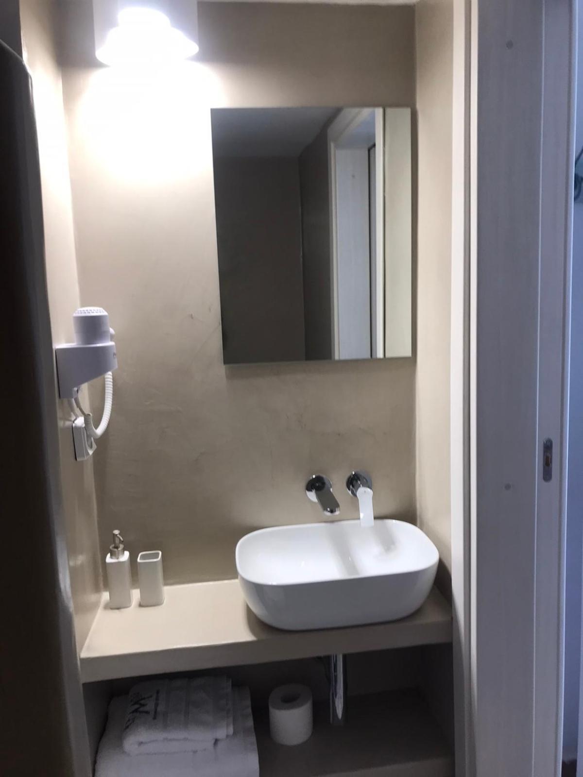 Morpheus Rooms Kini Room photo